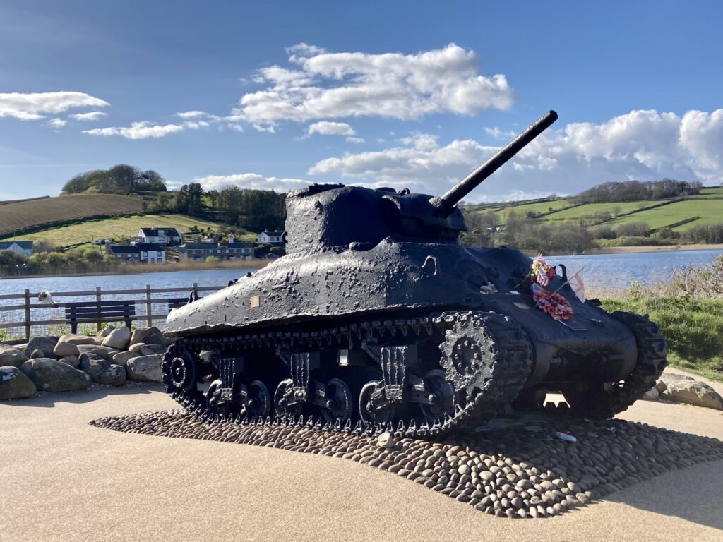 tank sherman v anglii operace tiger